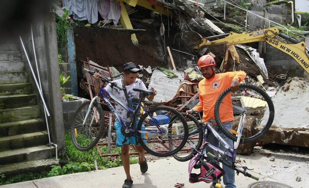 Derrumban vivienda que colapsó en Los Andes #1