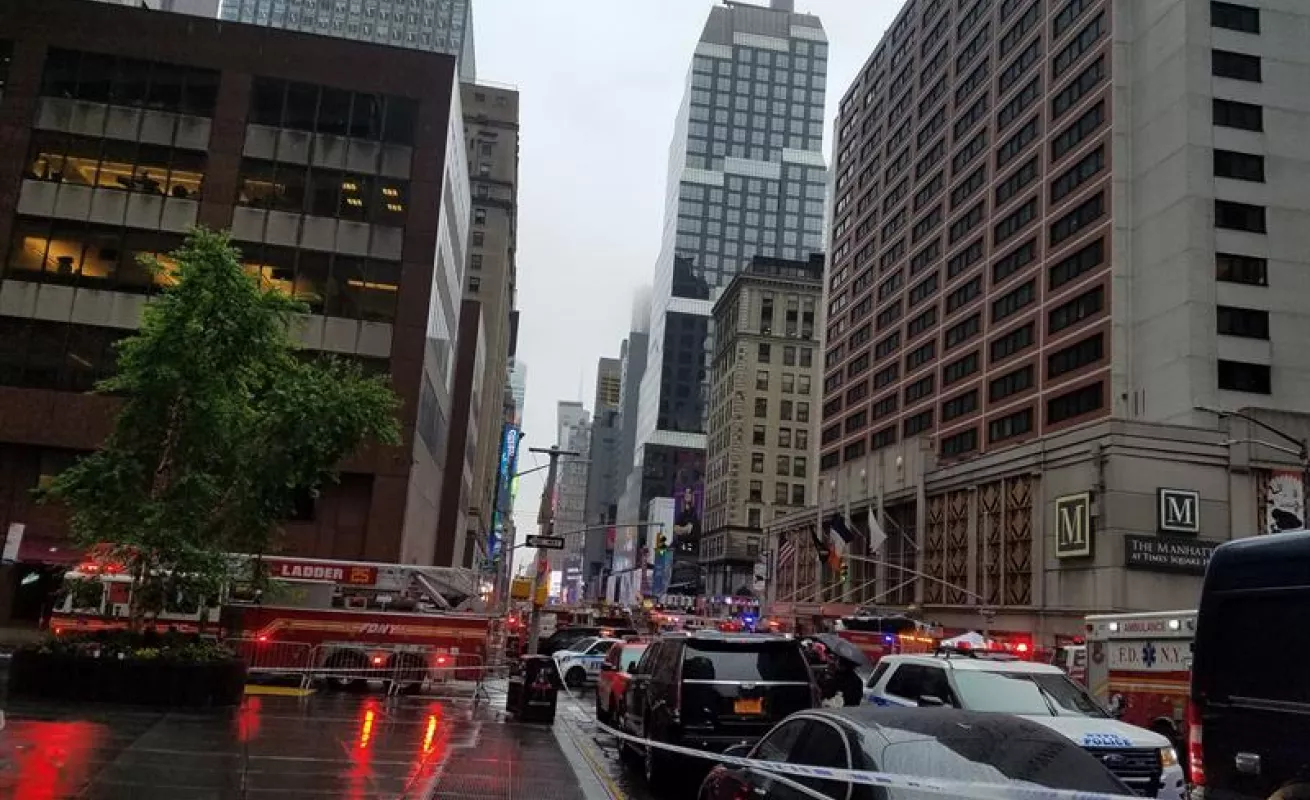 Accidente de un helicóptero en un rascacielos en Nueva York evoca el 11S