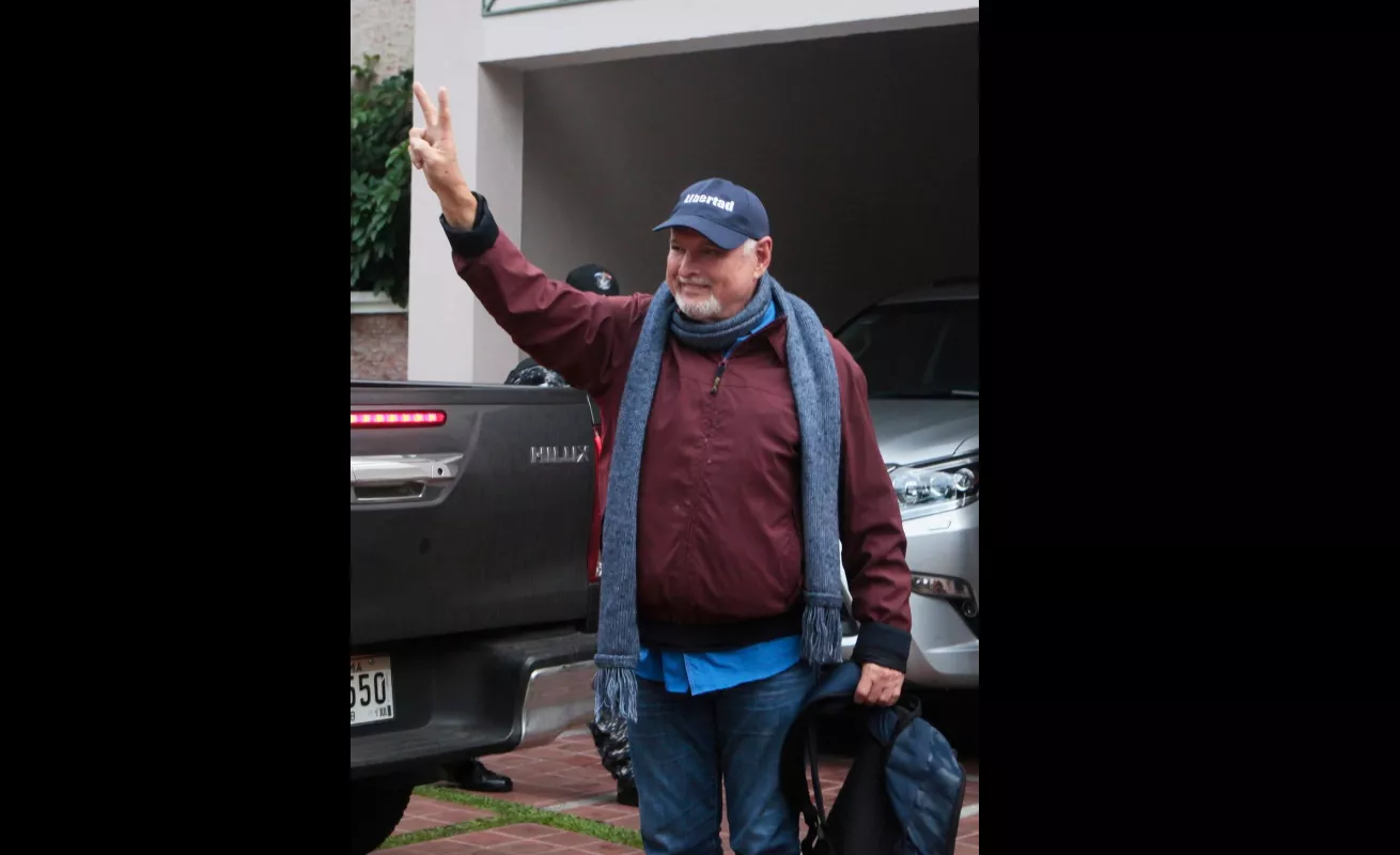 Expresidente Ricardo Martinelli durante su primer día en casa