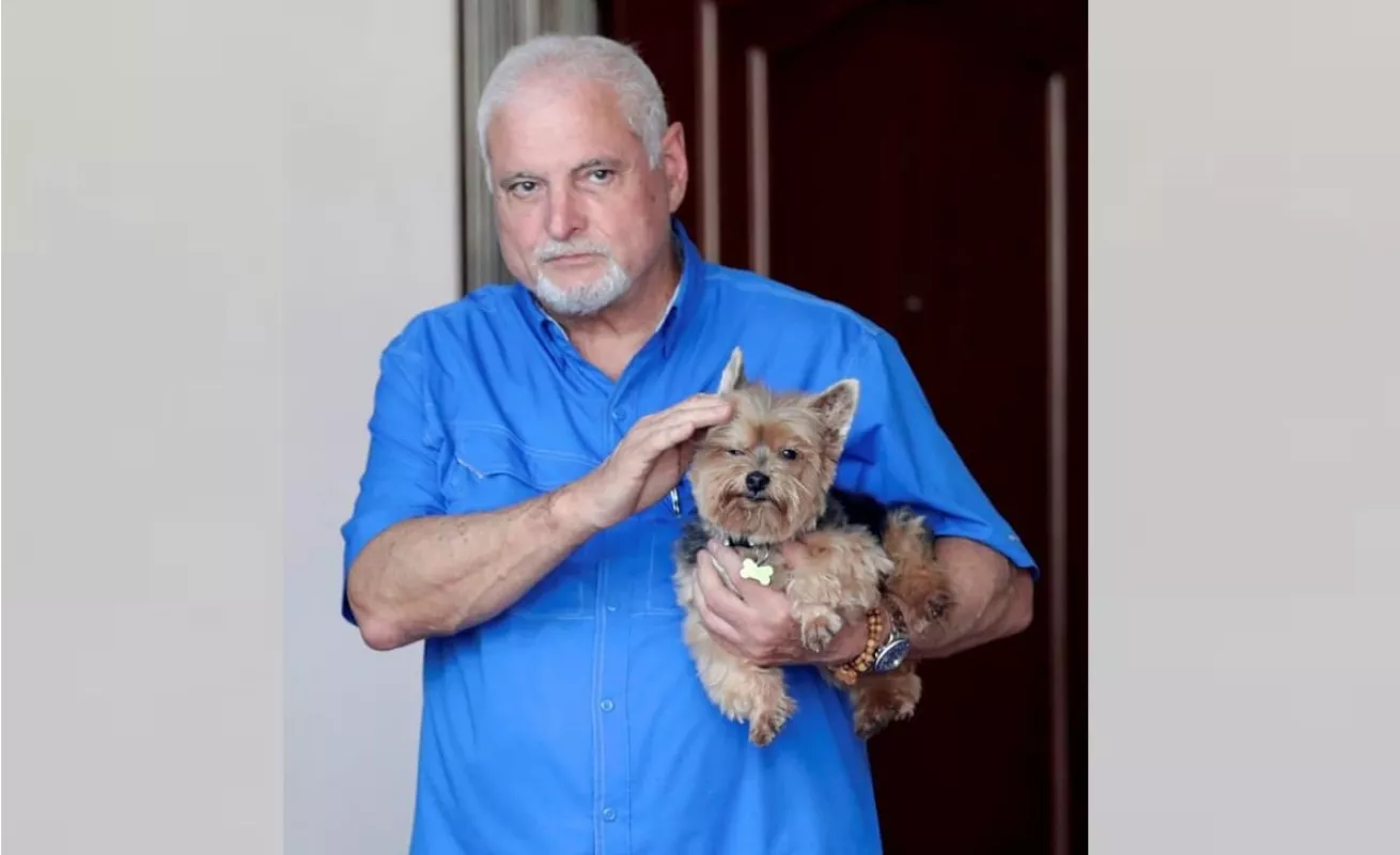 Expresidente Ricardo Martinelli durante su primer día en casa