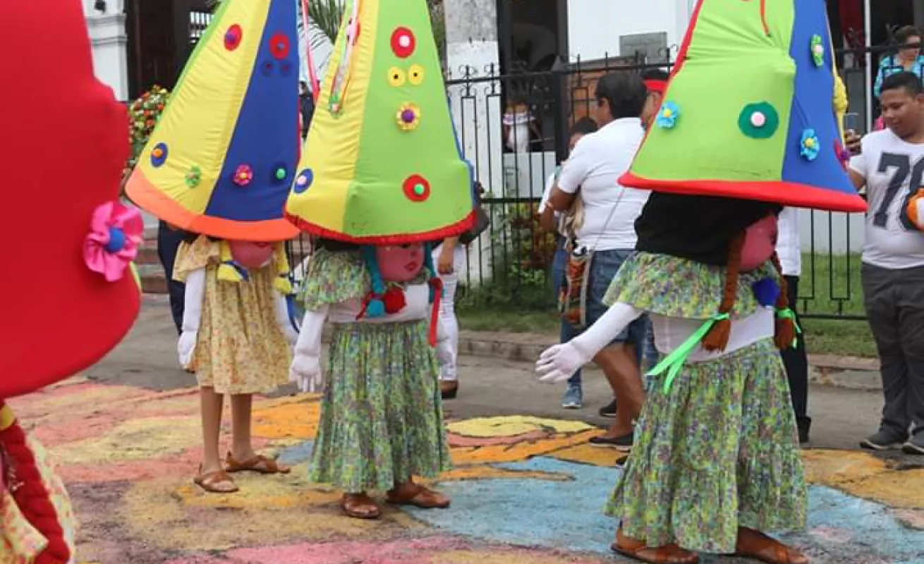 Los Santos entre lo religioso y la tradición