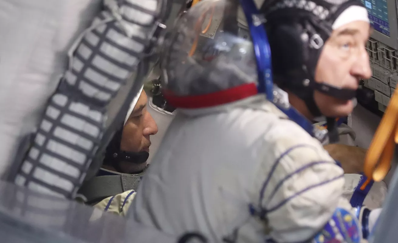Los tripulantes de la Soyuz MS-13 rinden los exámenes previos al viaje a la EEI