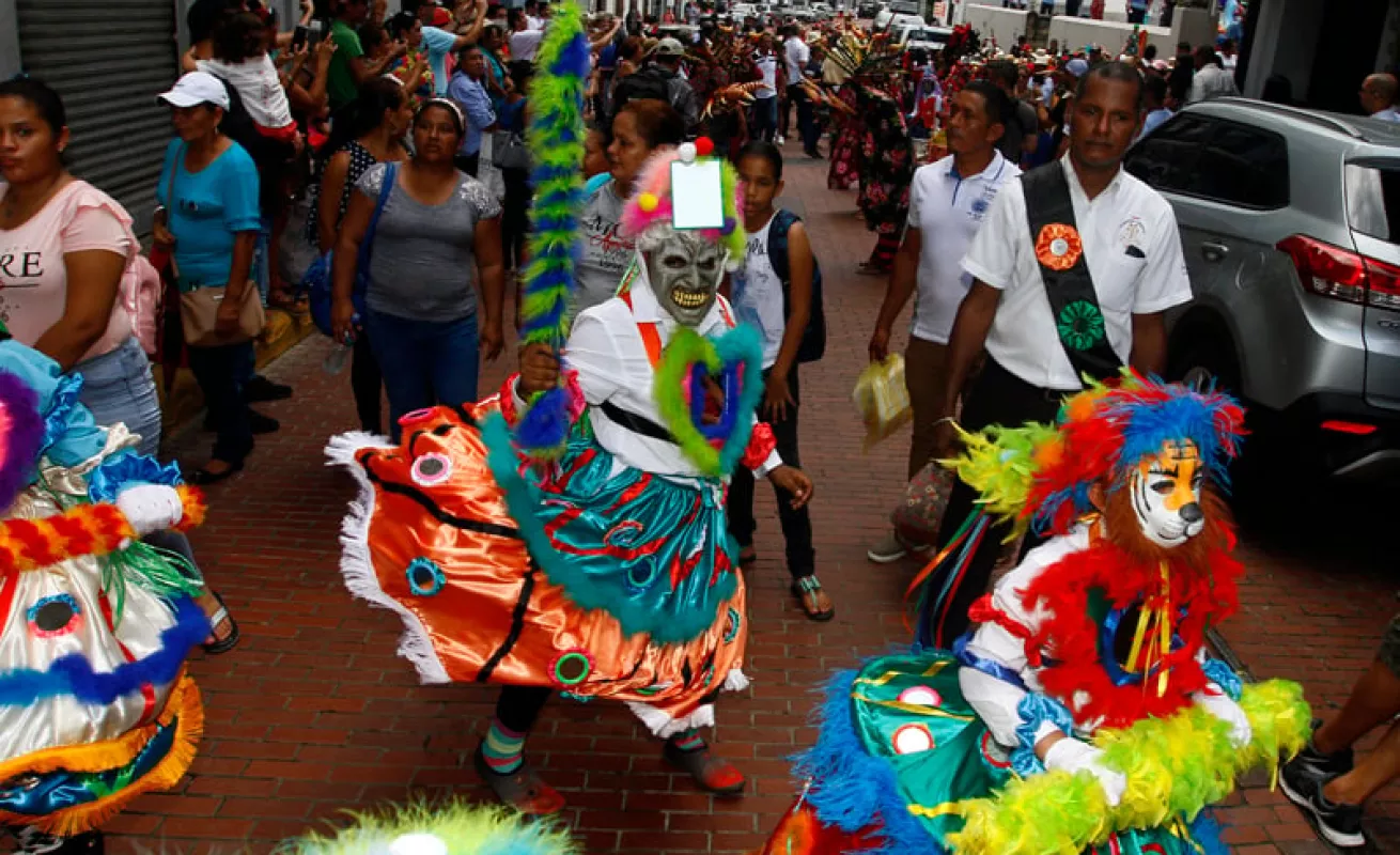 Rrimer Paseo de Danzas Nacionales del Corpus Christi