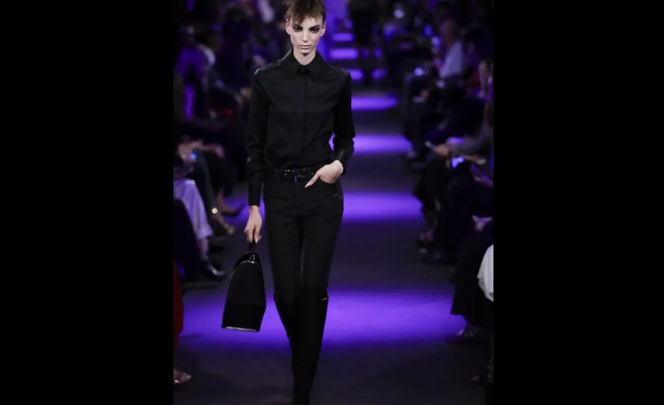 Tom Ford atrae a la multitud de la moda a una vieja estación de metro