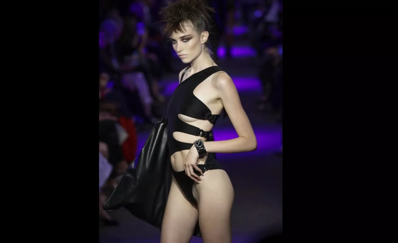 Tom Ford atrae a la multitud de la moda a una vieja estación de metro