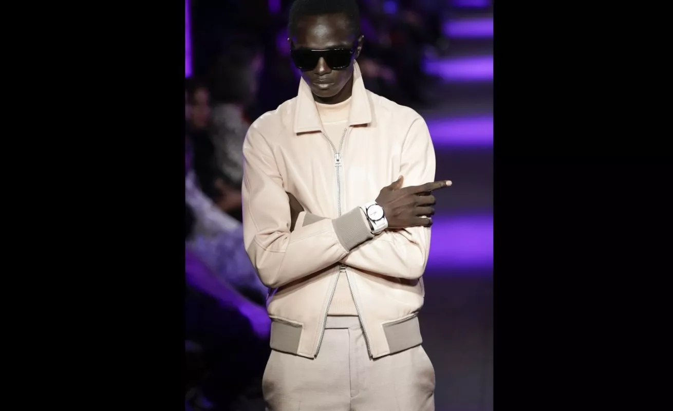 Tom Ford atrae a la multitud de la moda a una vieja estación de metro