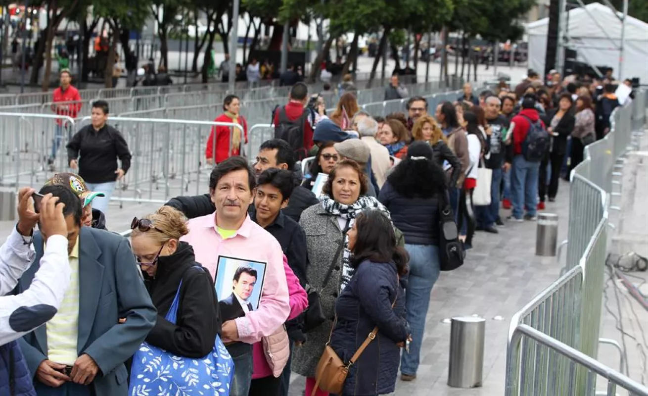 México dice finalmente adiós al legendario cantante José José