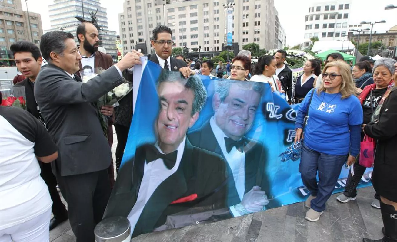 México dice finalmente adiós al legendario cantante José José