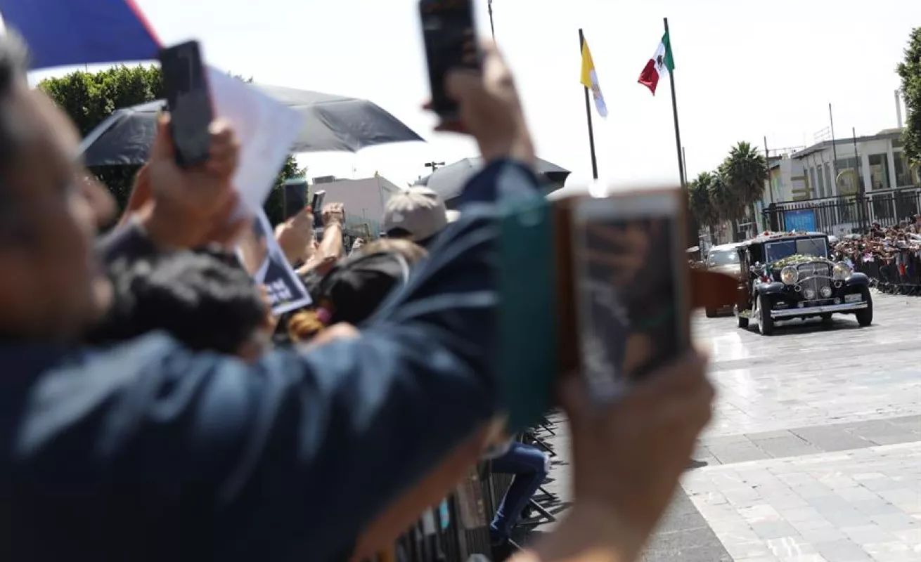 México dice finalmente adiós al legendario cantante José José