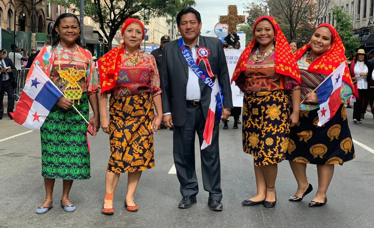 Panameños engalanan Nueva York en el desfile de la Hispanidad