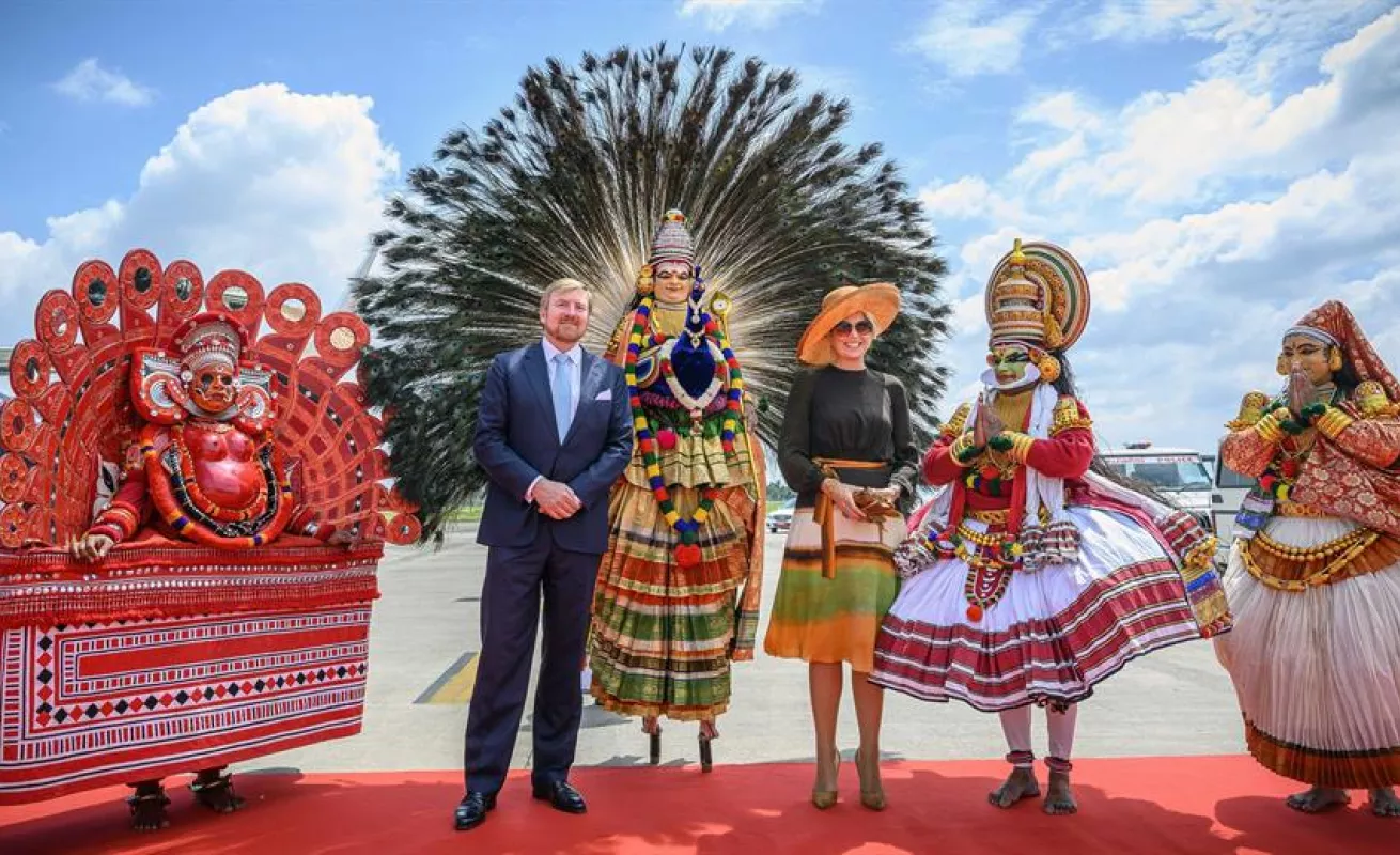 Los reyes de Holanda visitan la India