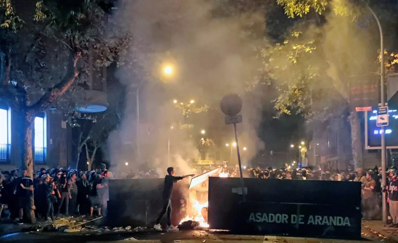 Barcelona vive otro día de intensas protestas 