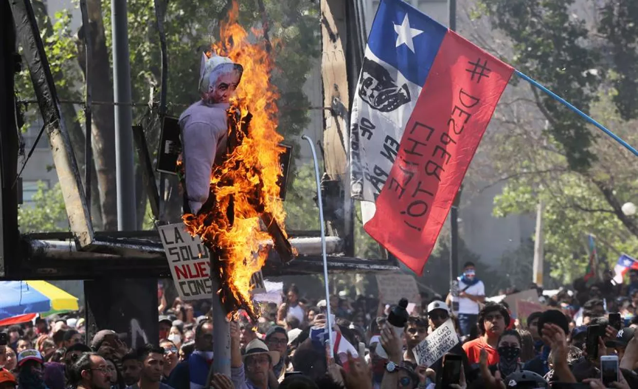 Miles de chilenos protestan por séptimo día en las calles de Santiago