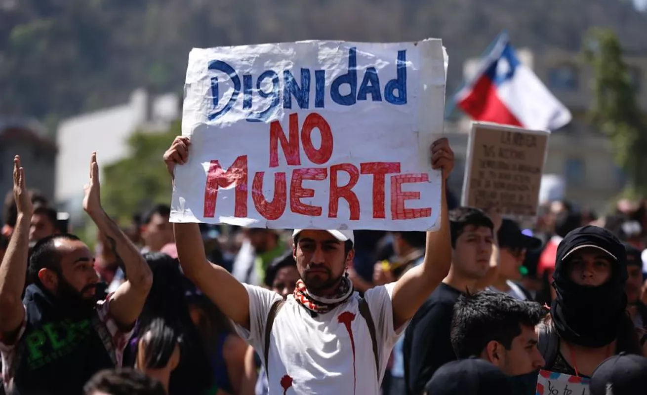 Miles de chilenos protestan por séptimo día en las calles de Santiago