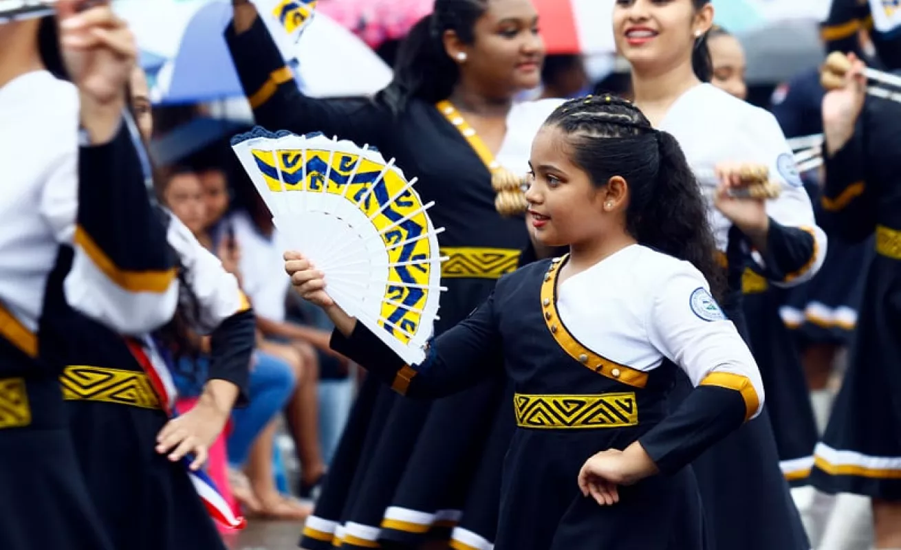 Santeños conmemoran los 198 años del Primer Grito de Independencia bajo la lluvia