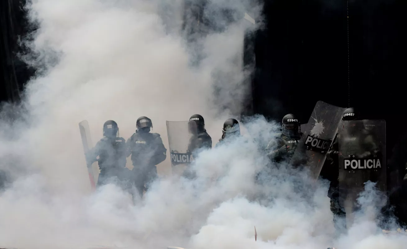 Colombia se prende; marcha, enfrentamientos y cacerolazos 