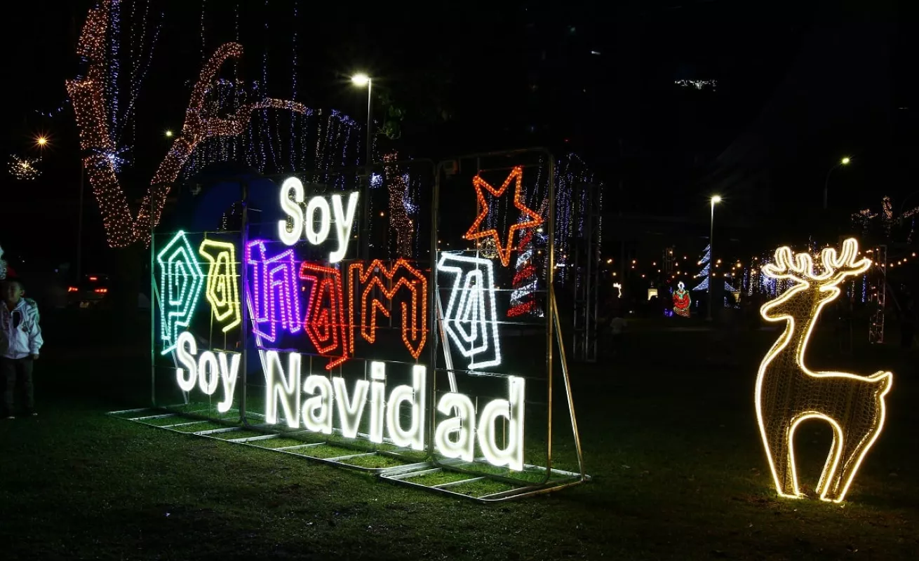La magia de la Navidad llega a los parques de la ciudad de Panamá 