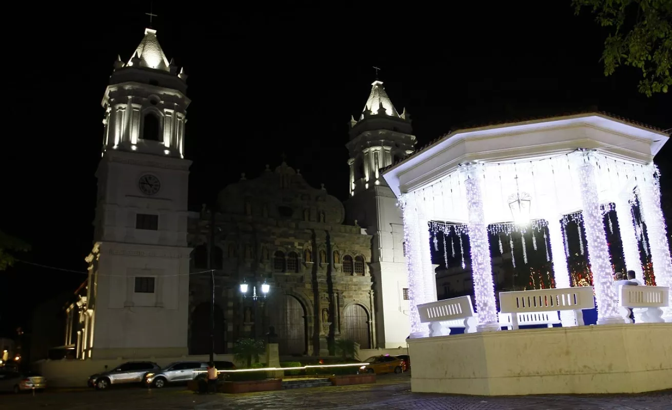 La magia de la Navidad llega a los parques de la ciudad de Panamá 