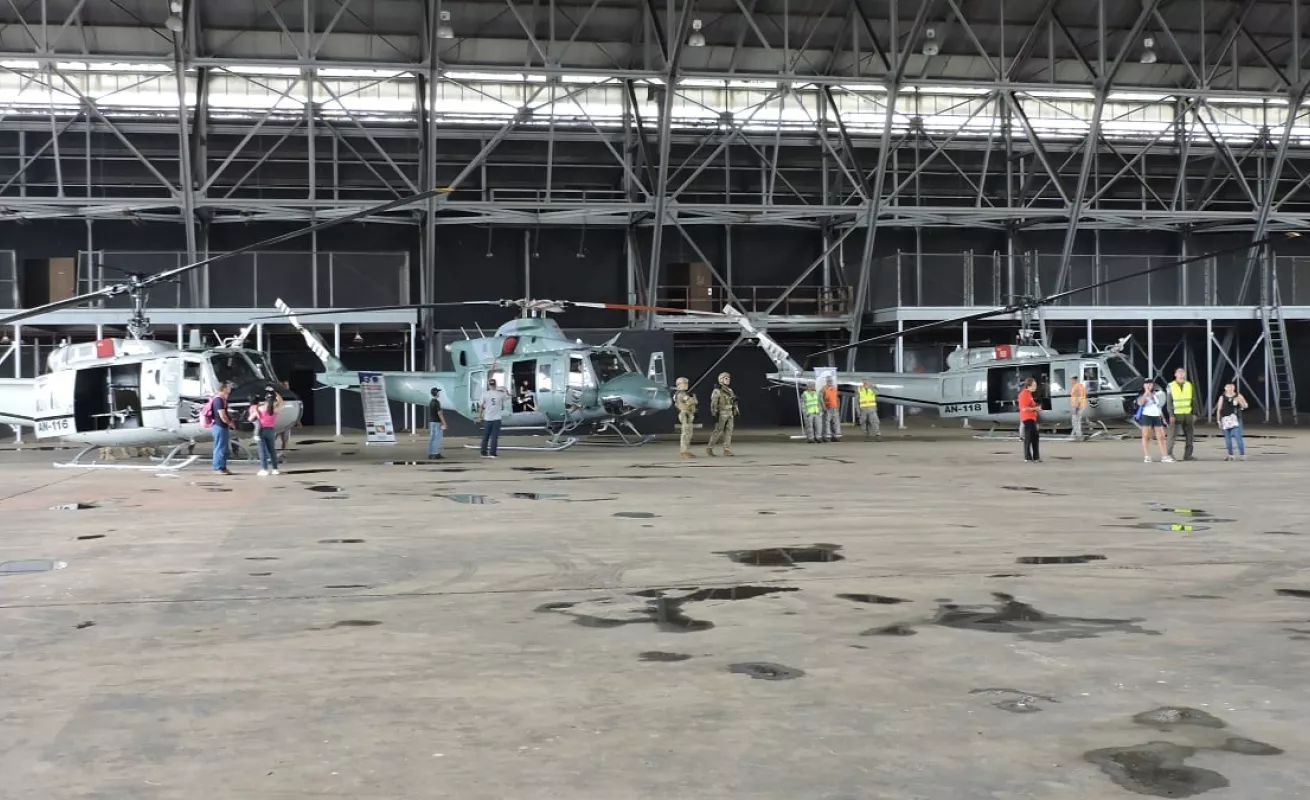 Senan y Ejército de EE.UU. realizan exhibición estática de sus helicópteros