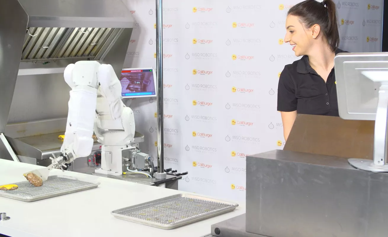 El robot cocinero es el fututo de la comida rápida
