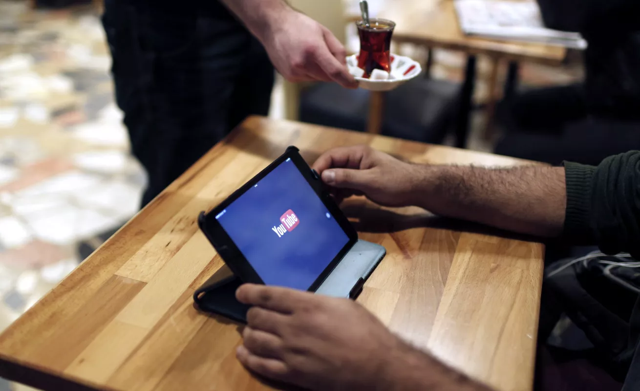 Caricias y susurros virtuales, el nuevo fenómeno de Internet