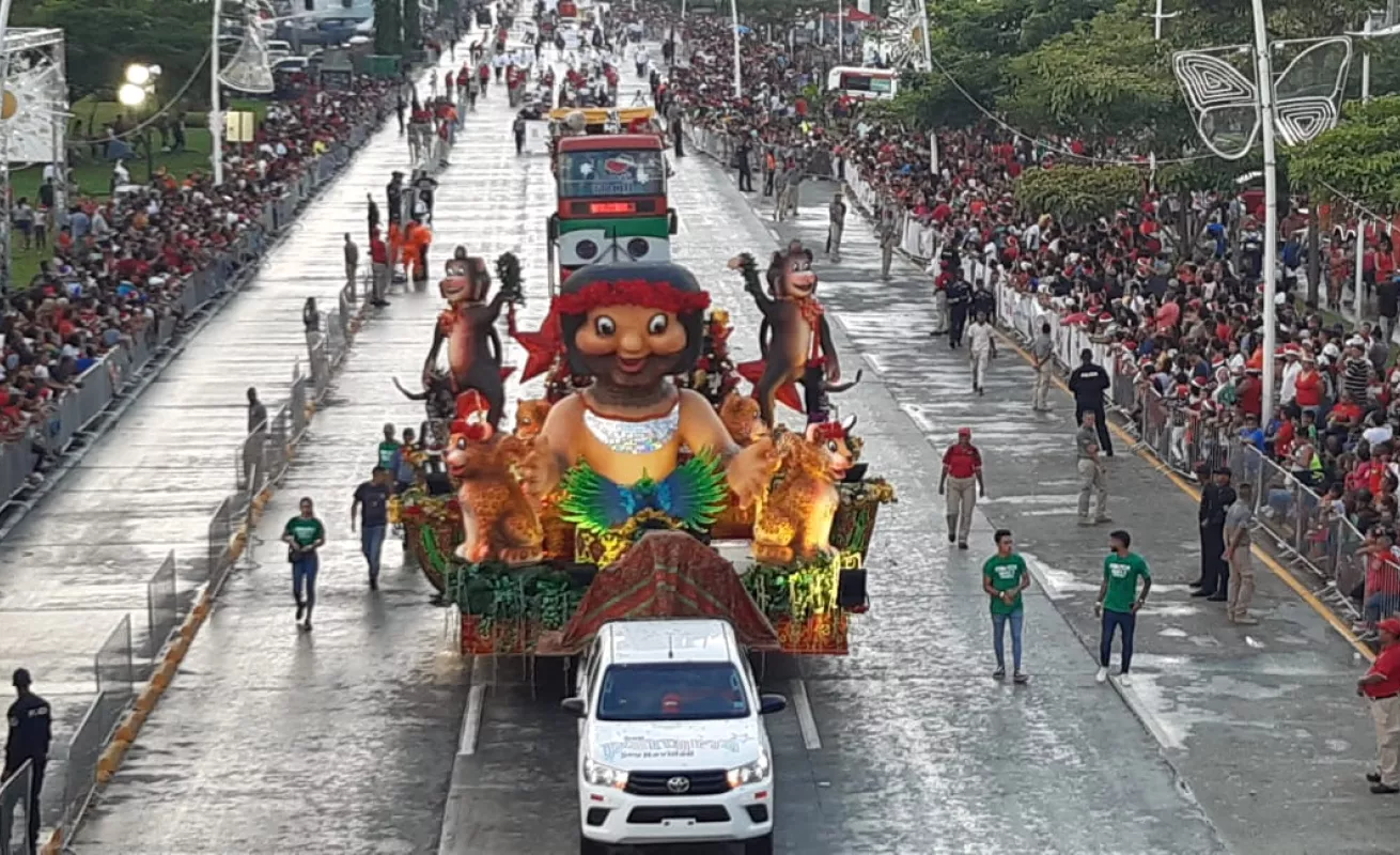 Alegría y mucha diversión durante el desfile 'Soy Panamá, Soy Navidad'