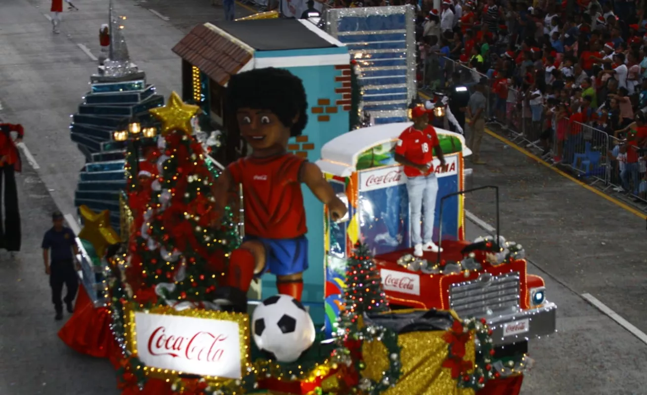 Alegría y mucha diversión durante el desfile 'Soy Panamá, Soy Navidad'