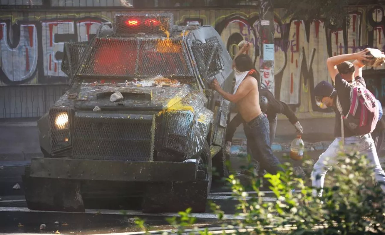 Ni el calor ni la Navidad sofocan las protestas de los viernes en Chile