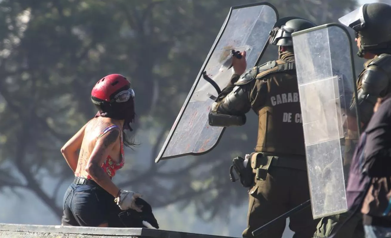 Ni el calor ni la Navidad sofocan las protestas de los viernes en Chile