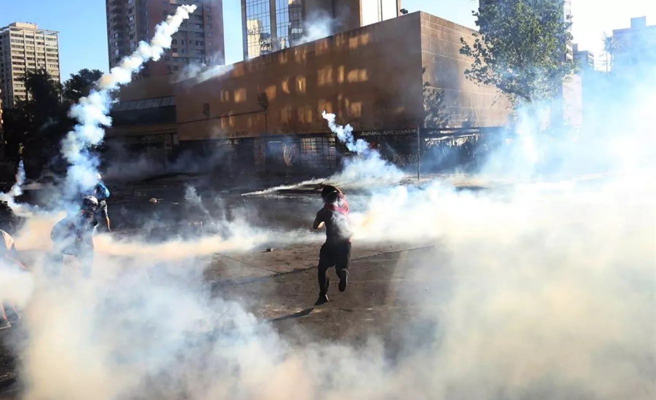 Ni el calor ni la Navidad sofocan las protestas de los viernes en Chile