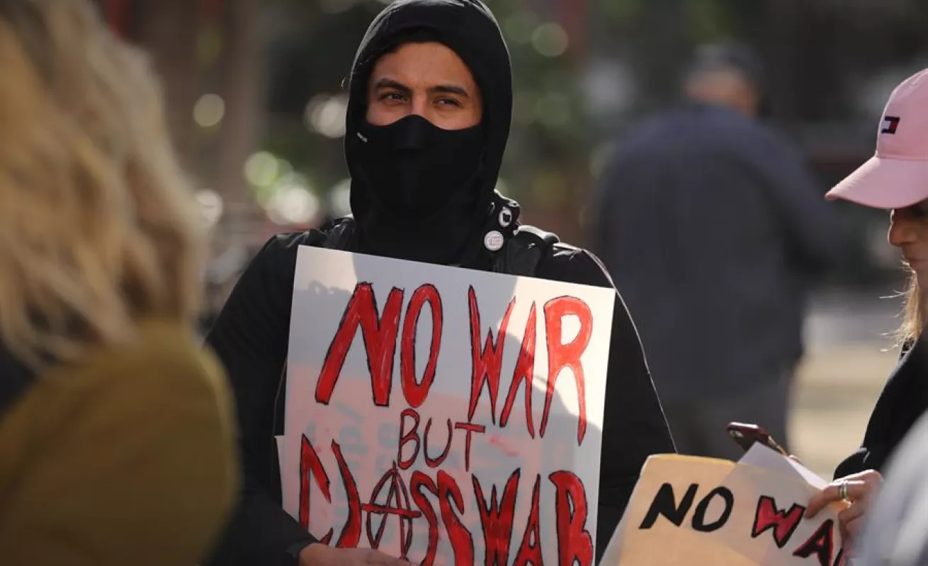 Protestas en Los Ángeles por una posible guerra con Irán 