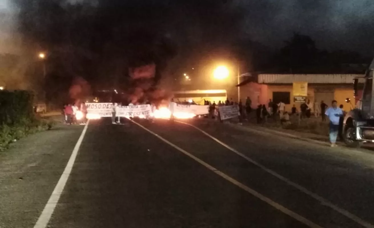 Protestas y caos en la ciudad de Colón 