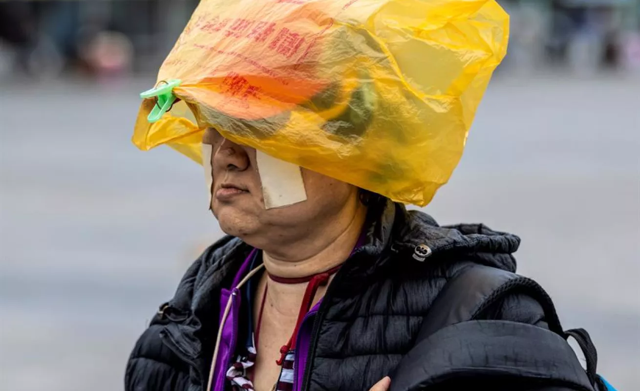 Ingenio 'Made in China': ante la escasez, remedios caseros contra el COVID-19