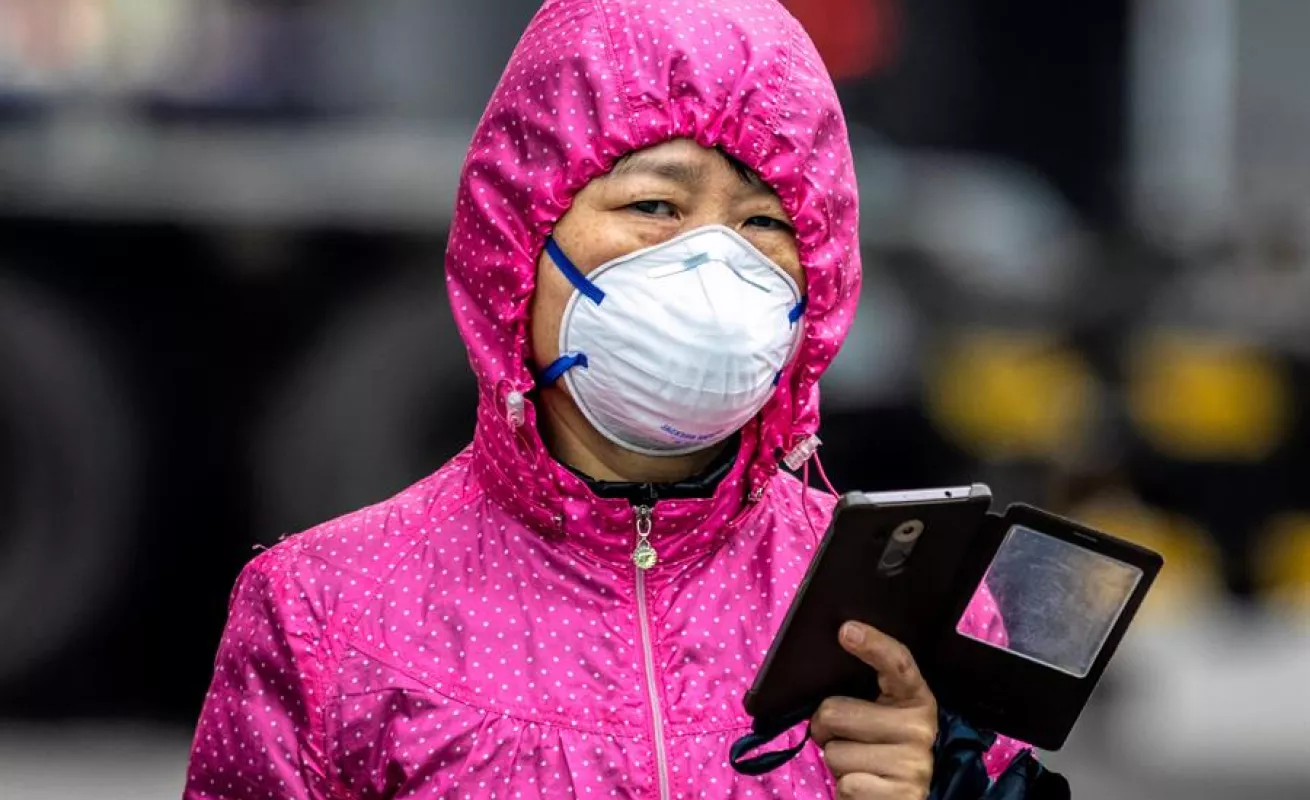 Ingenio 'Made in China': ante la escasez, remedios caseros contra el COVID-19