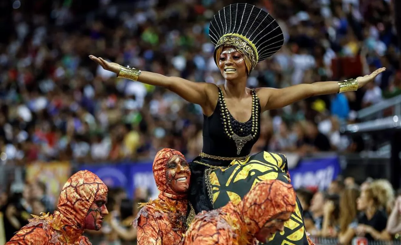 Arranca el Carnaval de Río, la mayor fiesta de Brasil