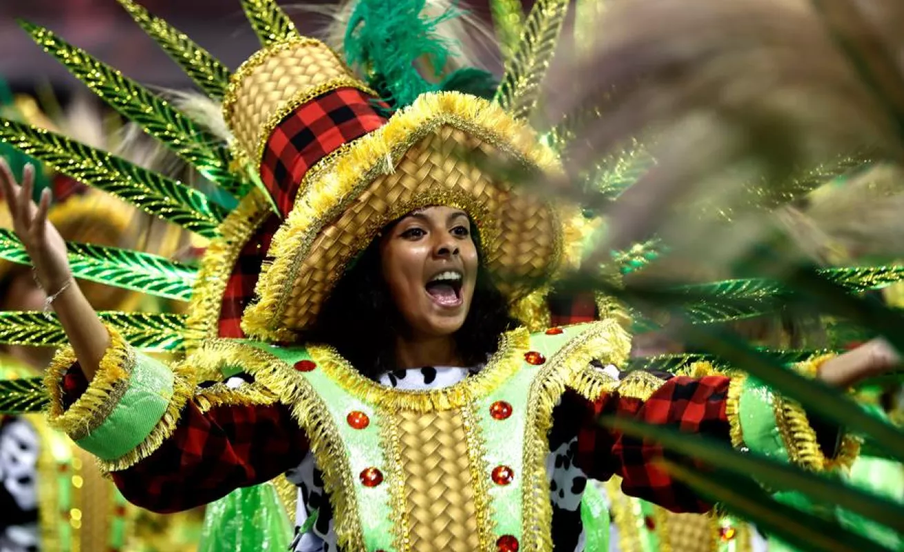 Arranca el Carnaval de Río, la mayor fiesta de Brasil