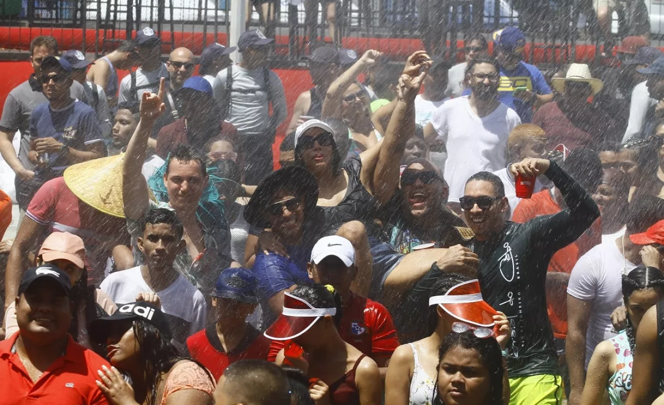 Desorden, mojadera y buca demencia en el Carnaval capitalino 