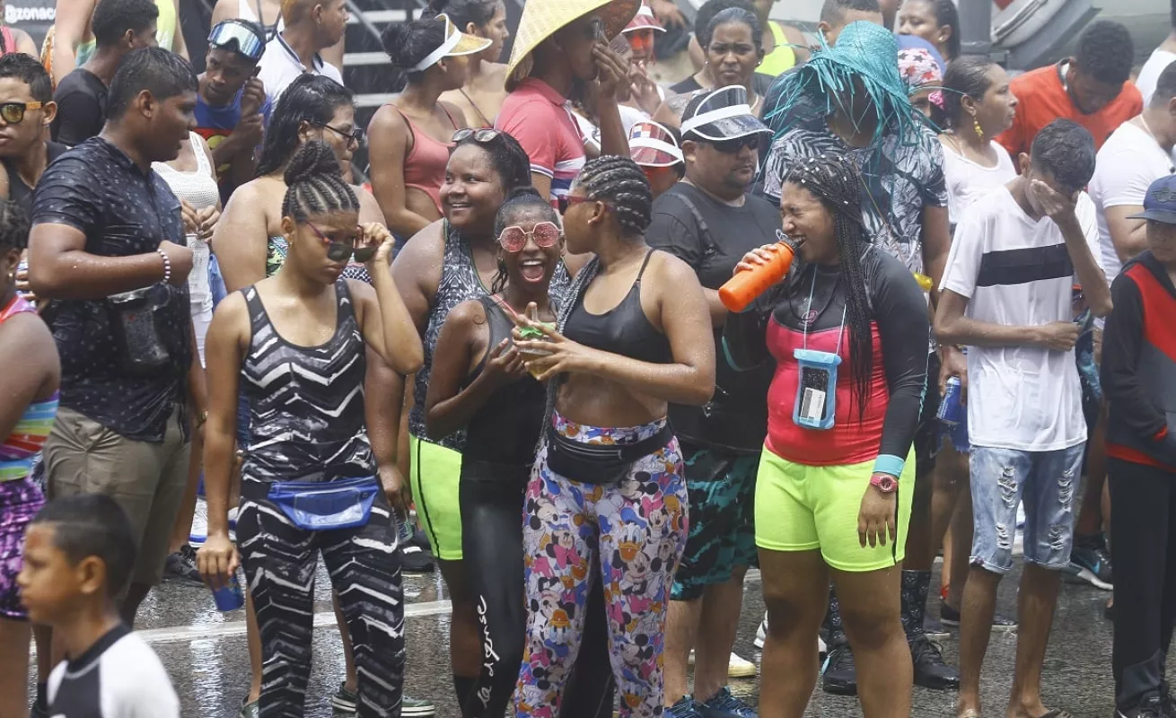 Desorden, mojadera y buca demencia en el Carnaval capitalino 