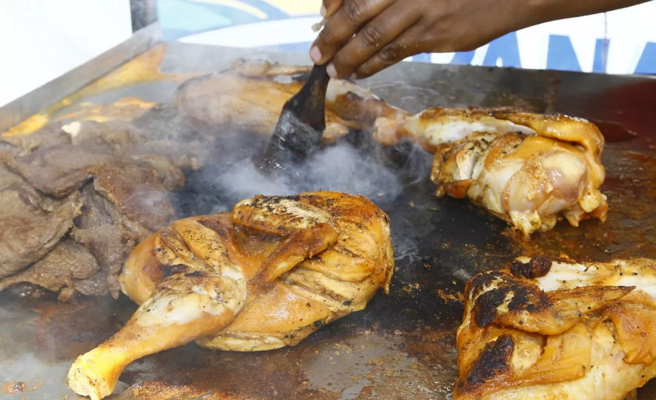 Desorden, mojadera y buca demencia en el Carnaval capitalino 
