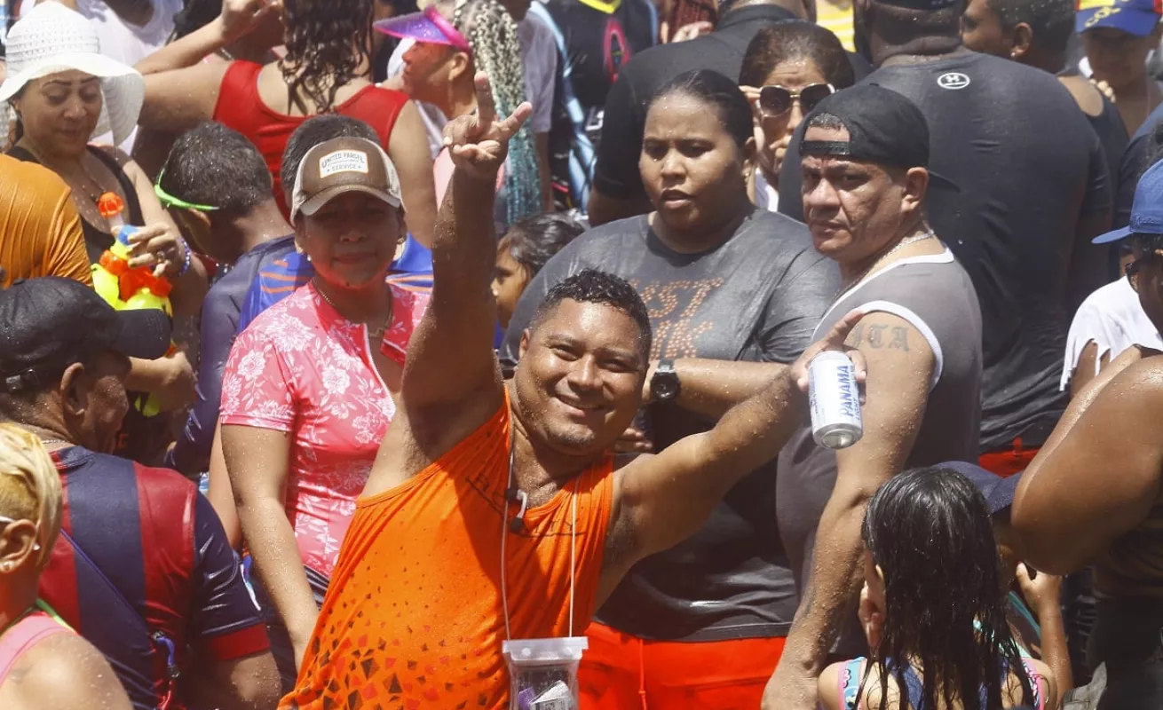 Desorden, mojadera y buca demencia en el Carnaval capitalino 