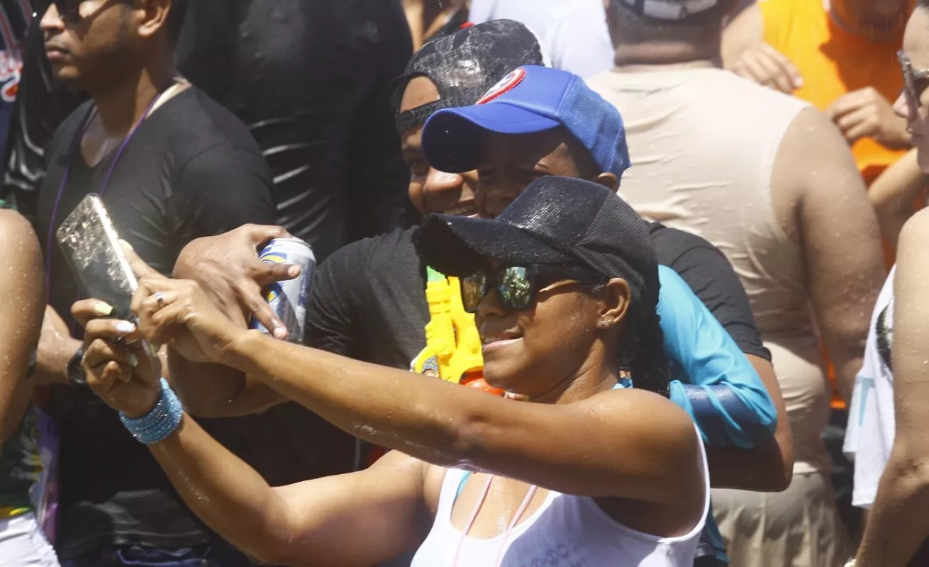 Desorden, mojadera y buca demencia en el Carnaval capitalino 