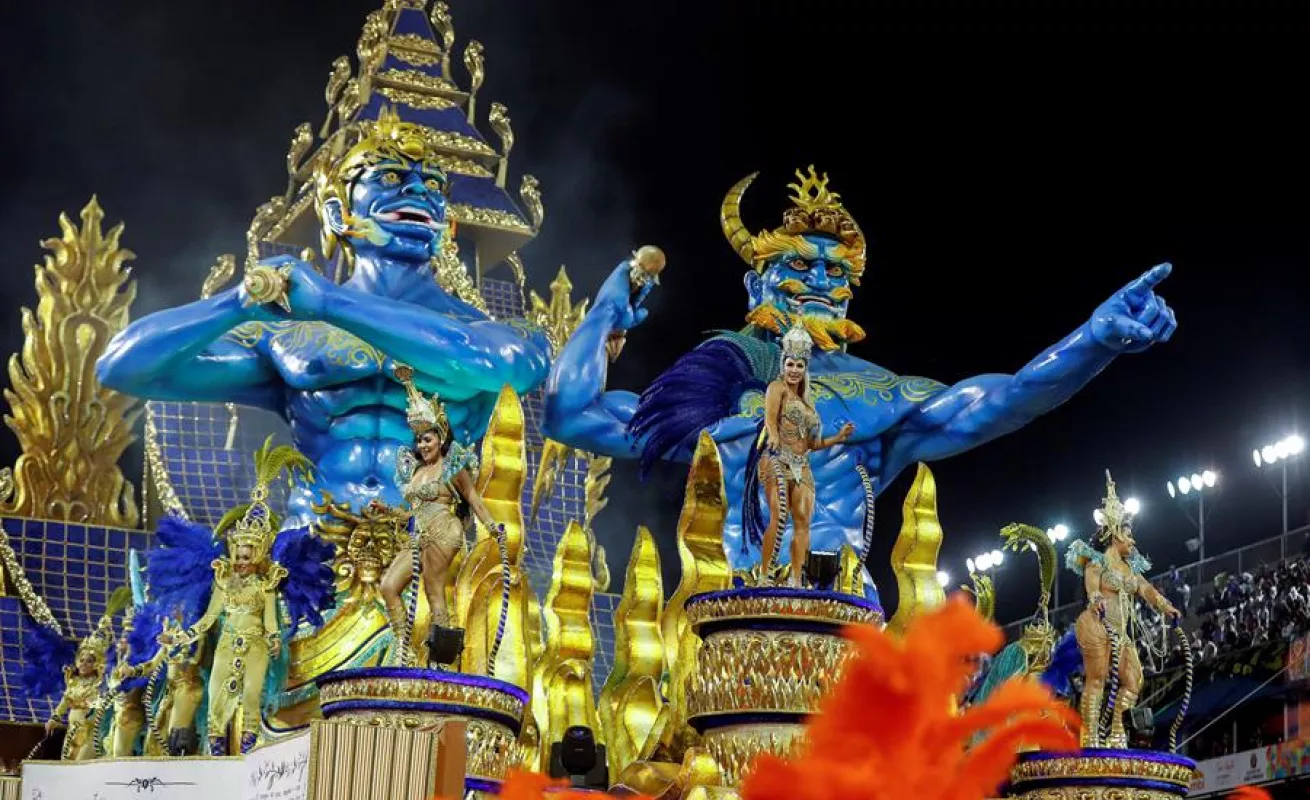 Desfile en el sambódromo de Anhembí en Sao Paulo