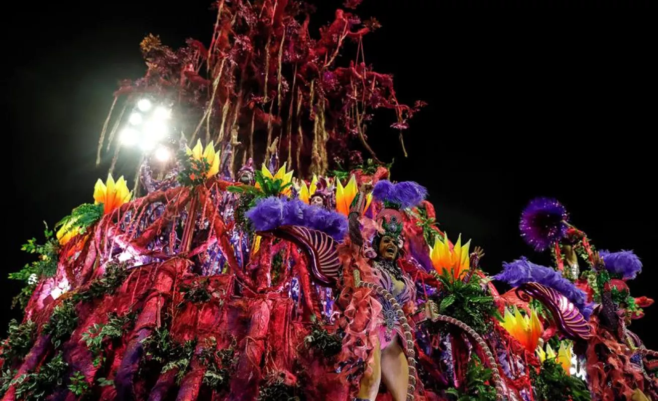 Desfile en el sambódromo de Anhembí en Sao Paulo