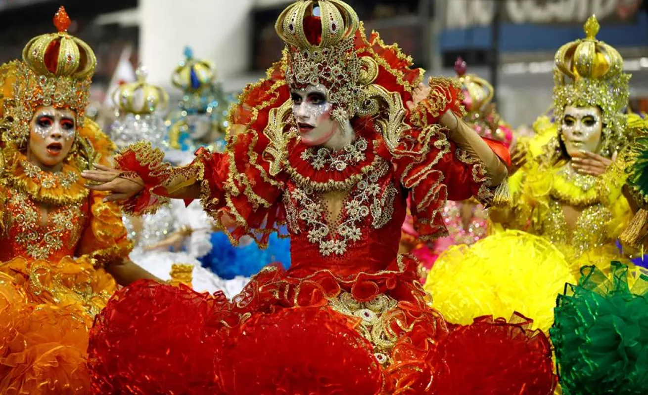 Desfile en el sambódromo de Anhembí en Sao Paulo