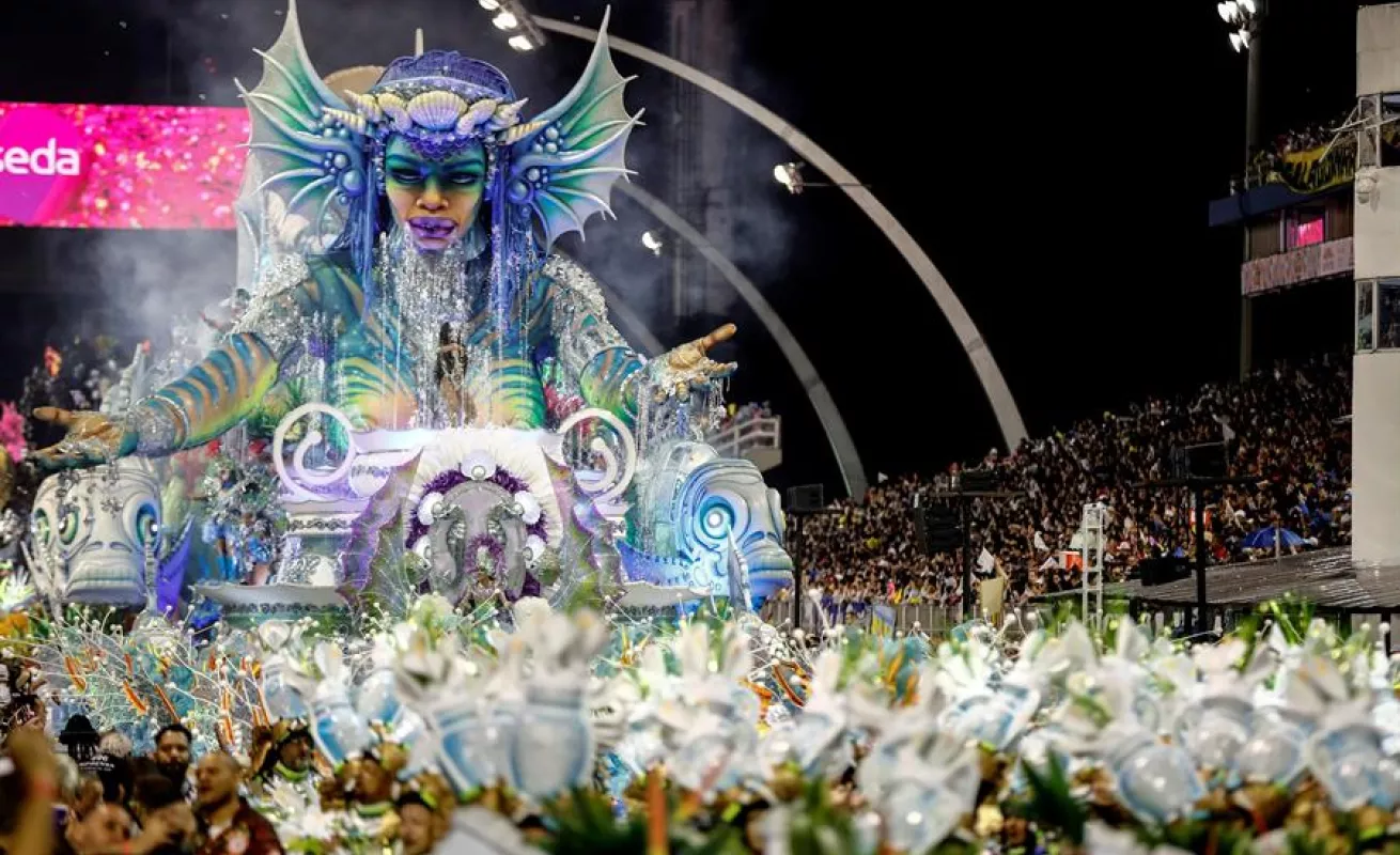 Desfile en el sambódromo de Anhembí en Sao Paulo