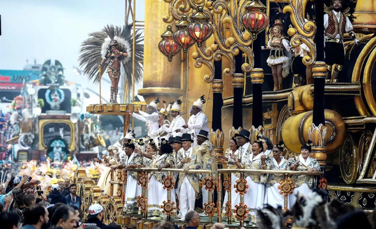 Desfile en el sambódromo de Anhembí en Sao Paulo