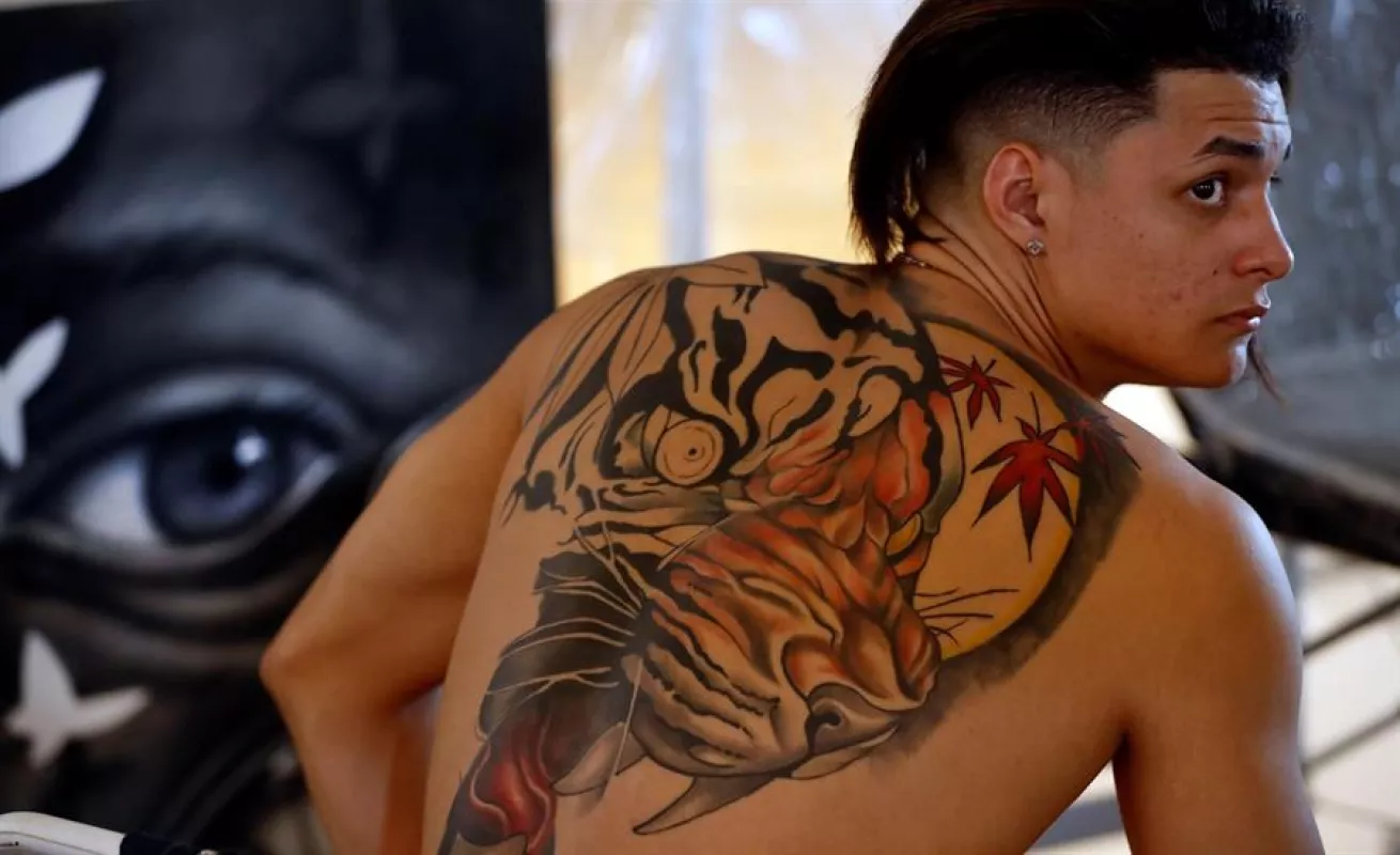 Una aguja para unirlos a todos 