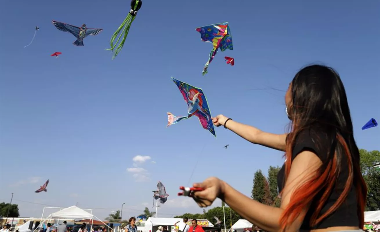El Festival Internacional del Papalote lleva alegría al cielo mexicano en Puebla