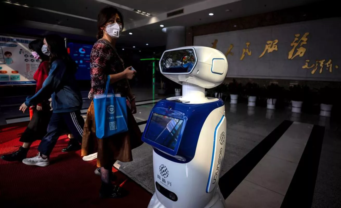 China recurre a la tecnología para contener propagación del Covid-19 (Fotos)