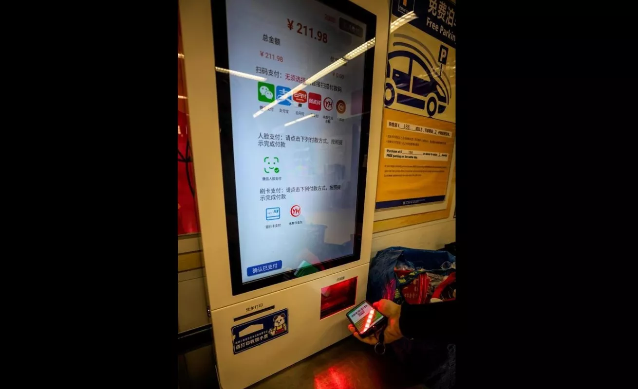 China recurre a la tecnología para contener propagación del Covid-19 (Fotos)